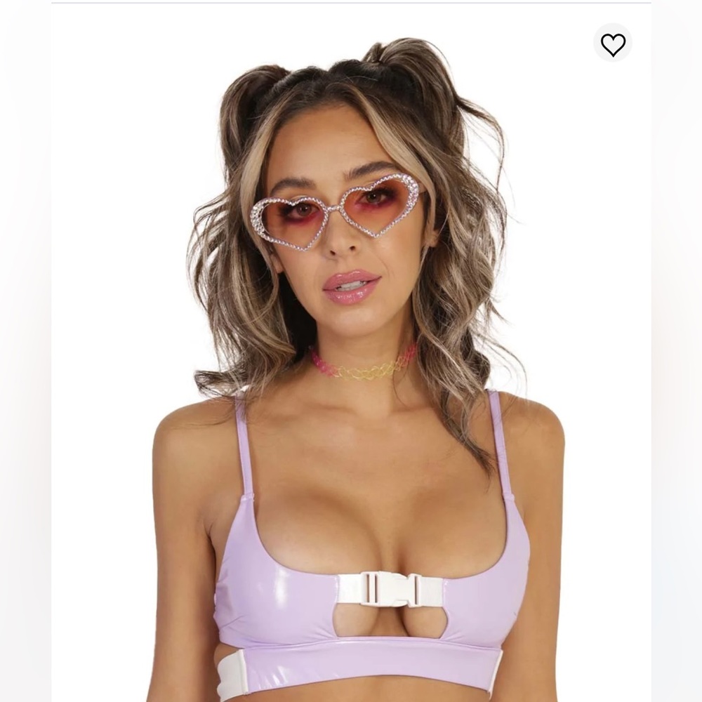 Clasp crop raving top